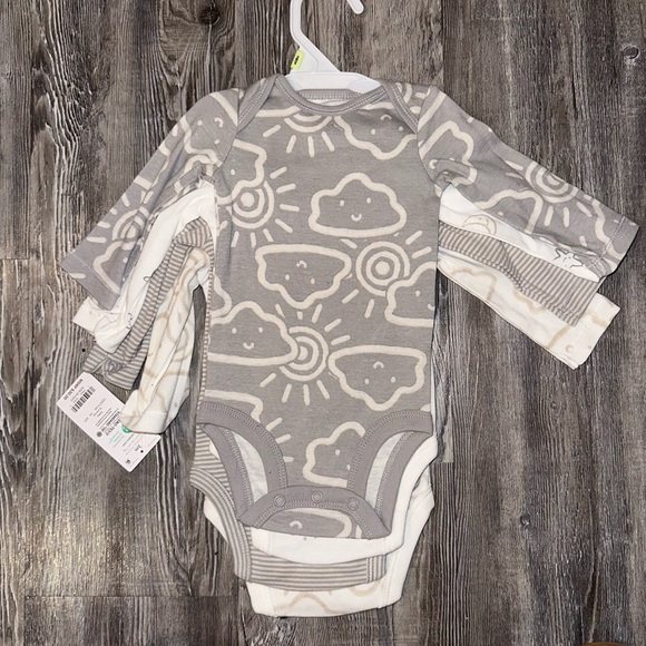 Carter's Long Sleeve Onesies Set of 4 - NWT - Picture 3 of 5